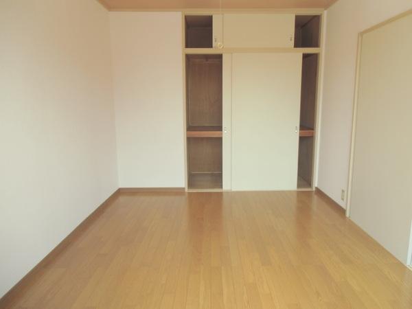 Other room space. It has been changed to Western-style