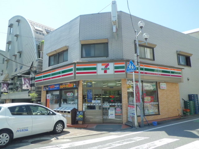 Convenience store. 178m to Seven-Eleven (convenience store)