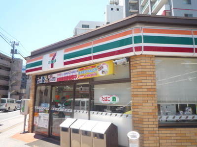 Convenience store. 170m to Seven-Eleven (convenience store)