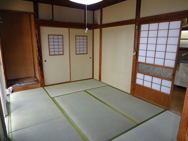 Living and room. Sunny Japanese-style room.