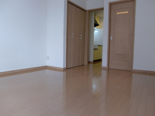 Other room space. Clean flooring ☆