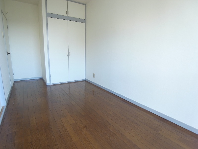 Other room space. It is a calm feeling of flooring.