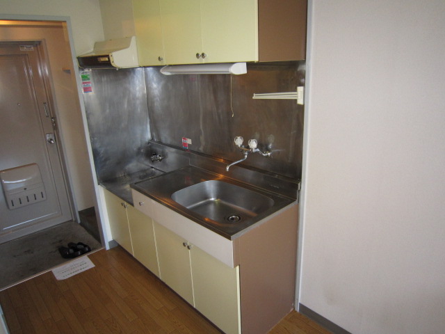 Kitchen. Spacious kitchen, Two-burner stove is can be installed ☆ 