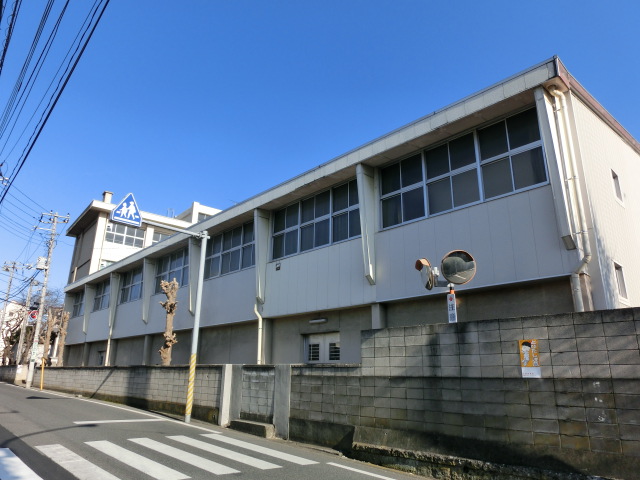 Primary school. 526m until the Chiba Municipal Noborito elementary school (elementary school)