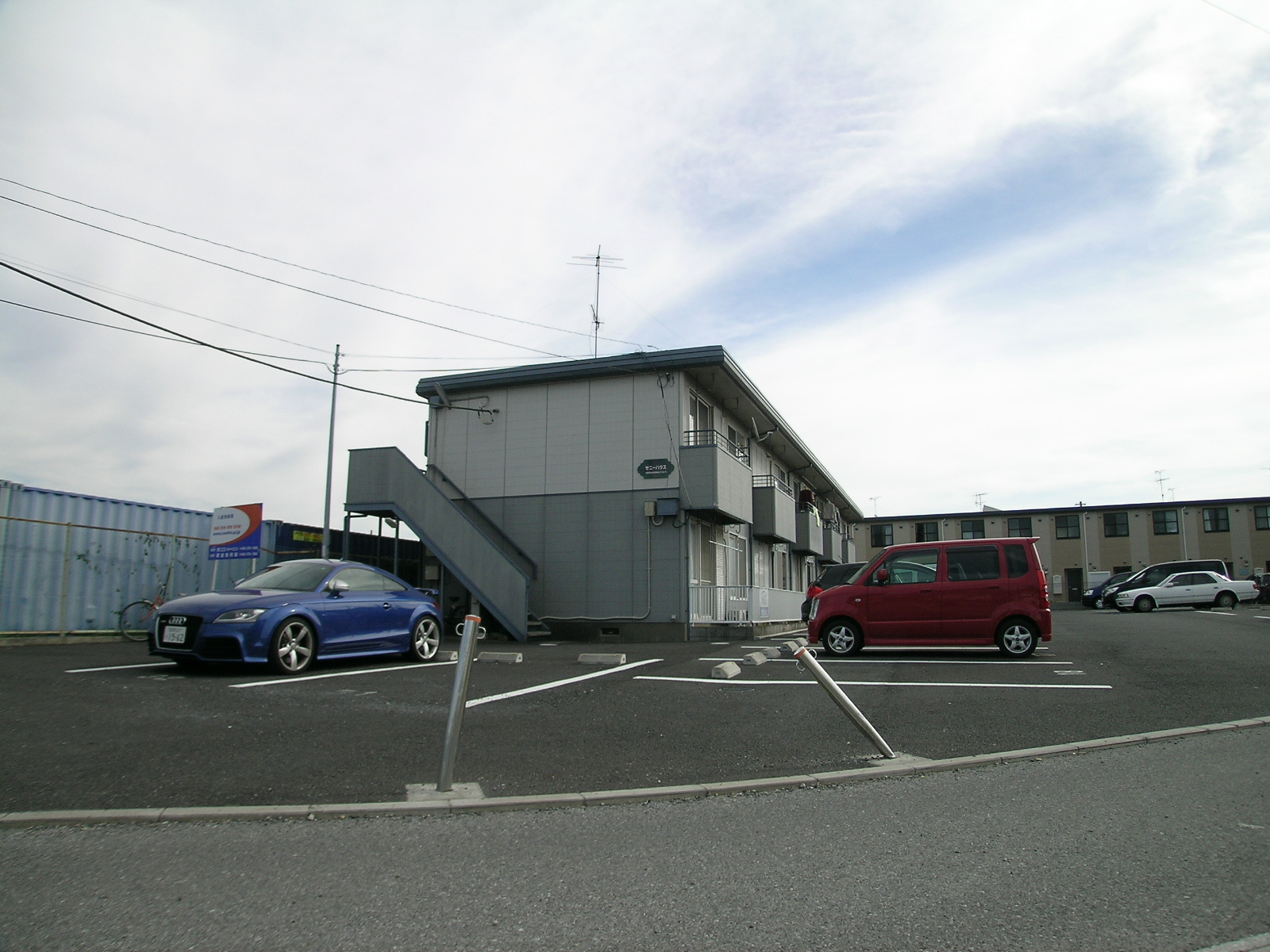 Building appearance. Is rental housing Sekisui House, construction of two-tone color! 