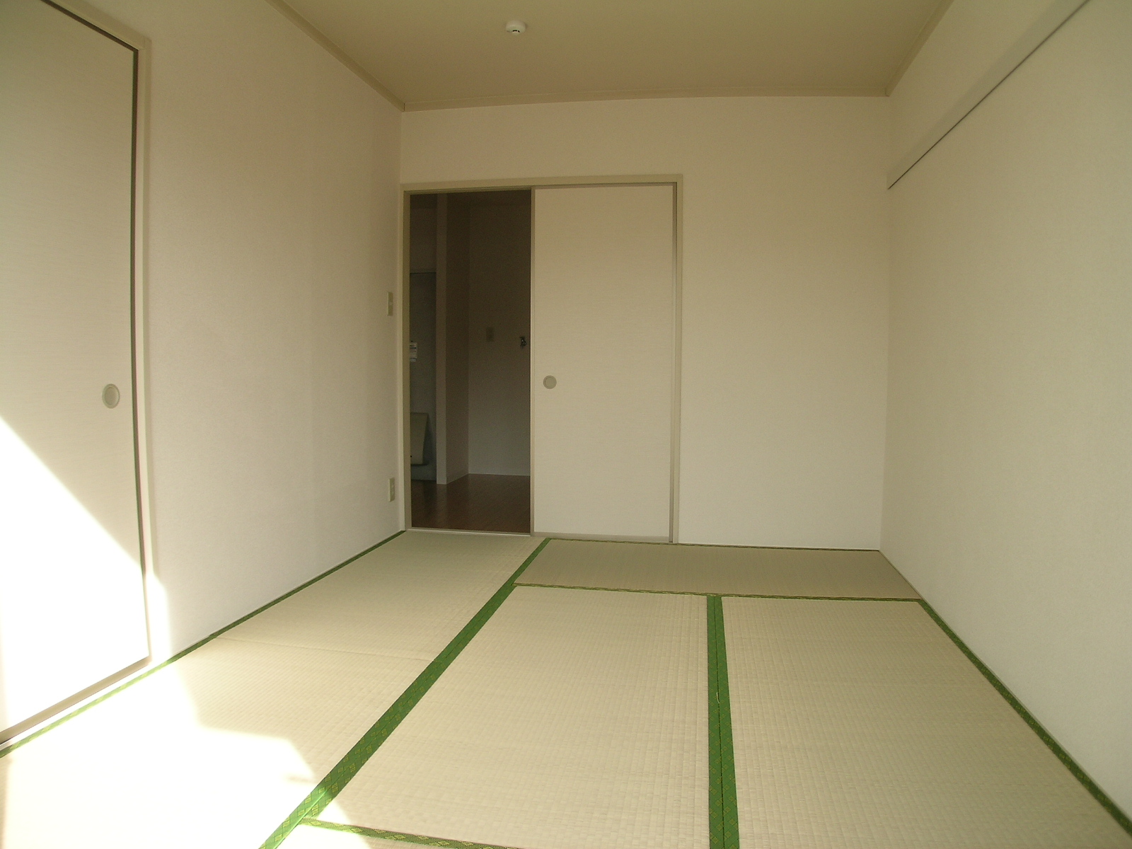 Other room space. With hooks to the Japanese-style room, which is multiplied by the watch and accessories ☆  ☆