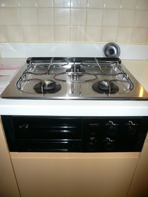 Kitchen. Cooking well in the 3-burner stove (* ^ _ ^ *)