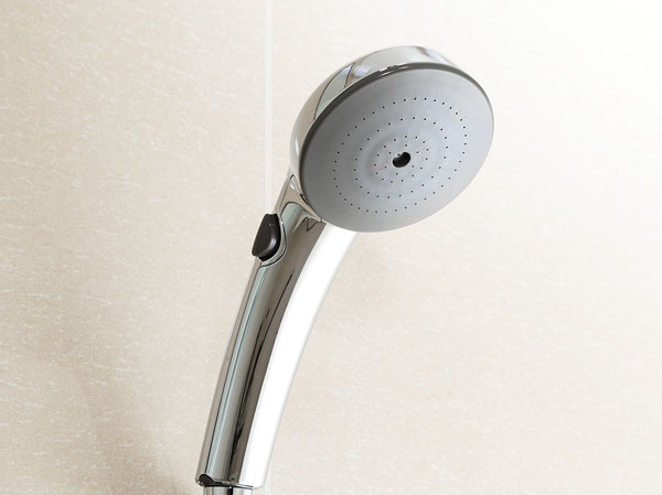 Bathing-wash room.  [Clause with hand button hot water shower head] Water stop is possible at hand. You can Fushiyu to small beans, Shower head, which is also considered to eco to households.  ※ W90Br type