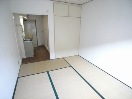 Living and room. With storage is a Japanese-style room.