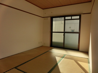 Other room space. It will calm the Japanese-style room