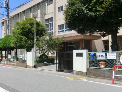 Primary school. Uenodai up to elementary school (elementary school) 1200m