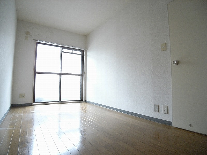 Other room space. There is also a balcony on the Western-style