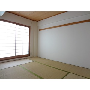 Living and room. Japanese-style room 6.0 quires Closet Yes, Higashimuki balcony