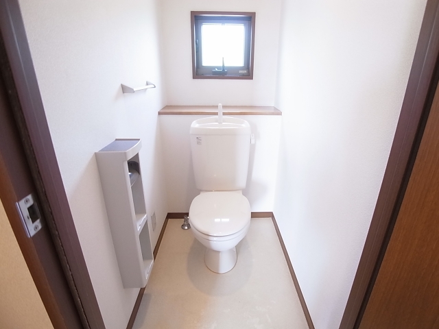 Toilet. Second floor