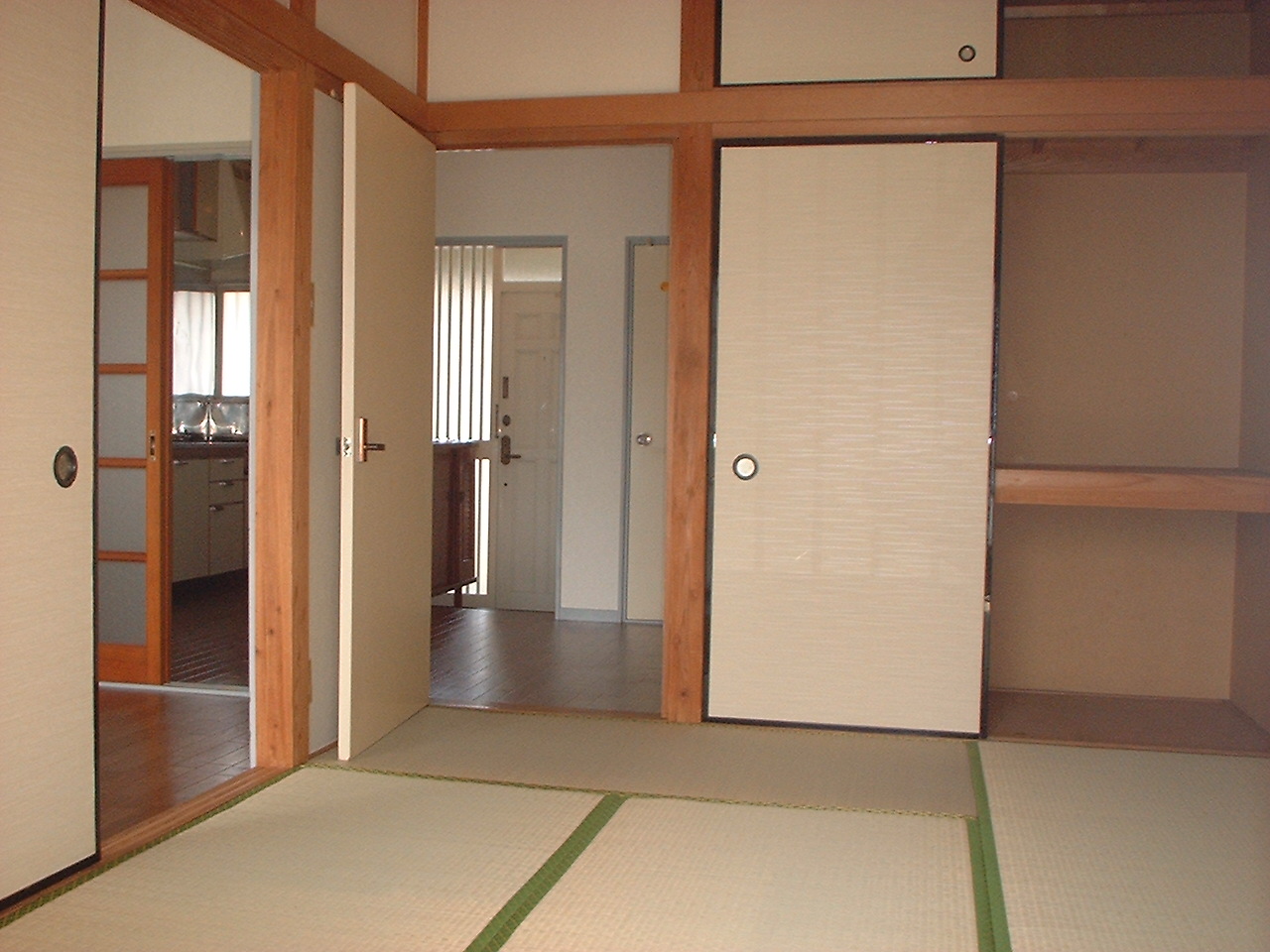 Living and room. Japanese-style room 6 quires