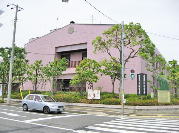 Other. Hanamigawa ward office is also a 2-minute walk. Near and is convenient.