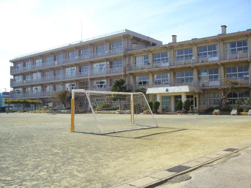 Primary school. 1307m until the Chiba Municipal Makuhari Elementary School