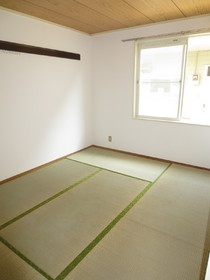 Living and room. I'm Japanese-style room is still Japan's mind