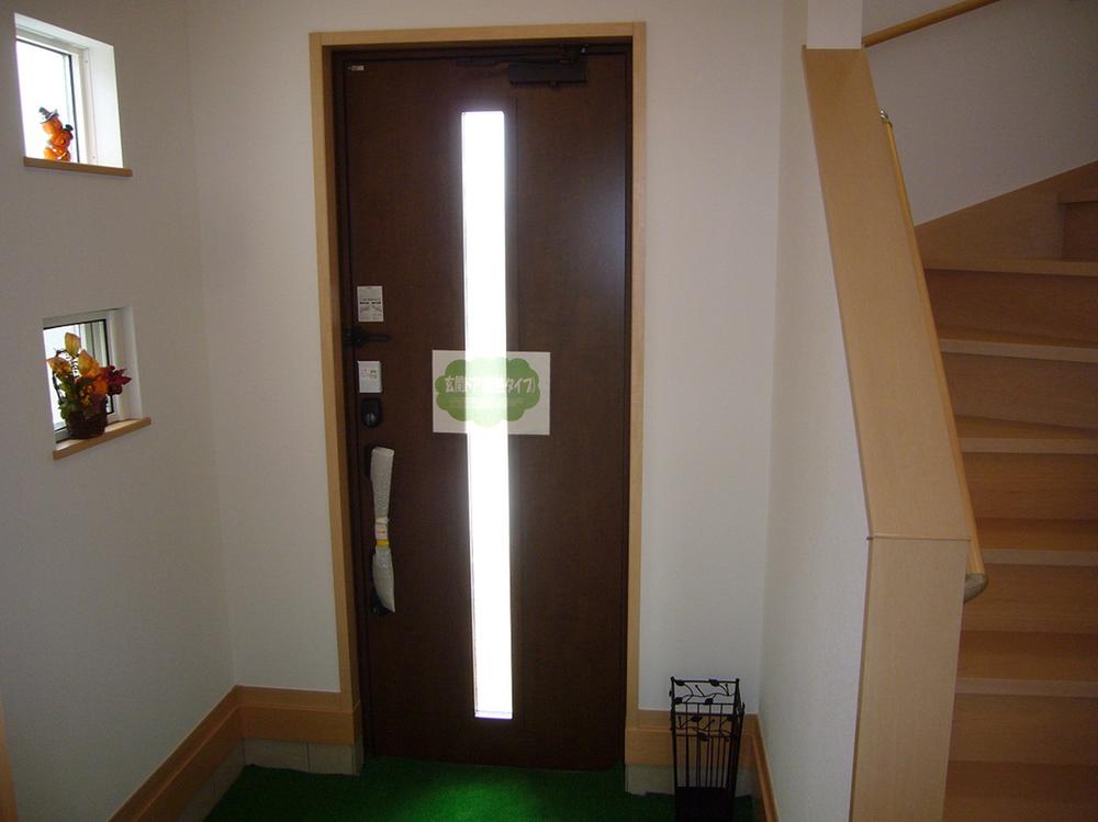 Entrance. Insulation entrance door with a card key (same specifications photo)