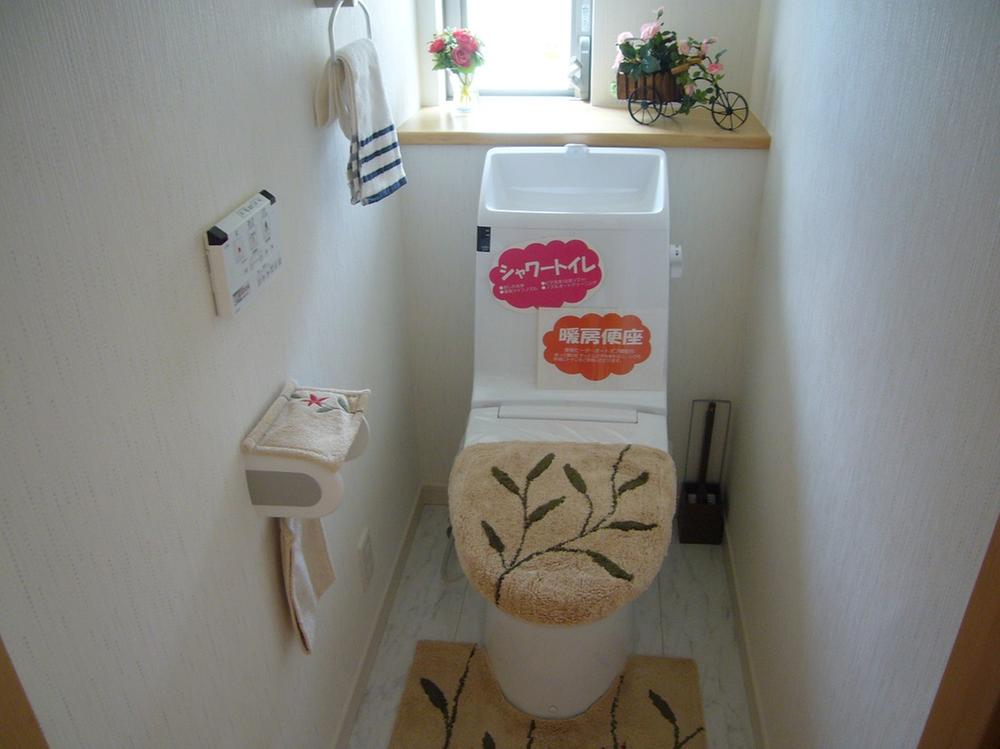 Toilet. 1 ・ 2 Kaitomo shower toilet (same specifications photo) toilet cover are excluded