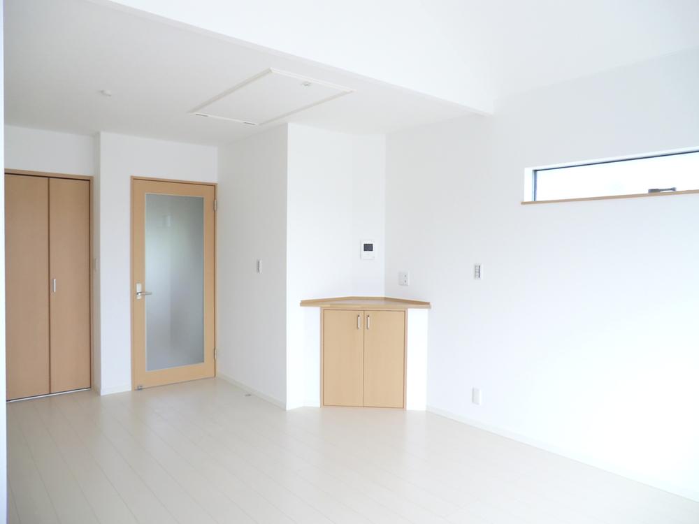 Living. (C Building)