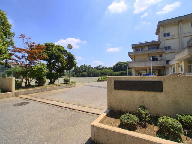 Junior high school. 1172m to the Chiba Municipal Asahigaoka junior high school
