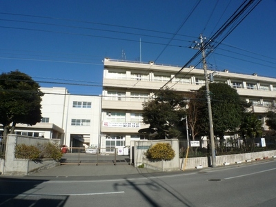 Junior high school. Makuharihongo 280m until junior high school (junior high school)