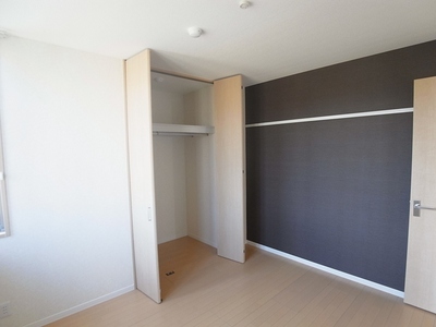 Living and room. Design of Western-style wall is also nice. With closet