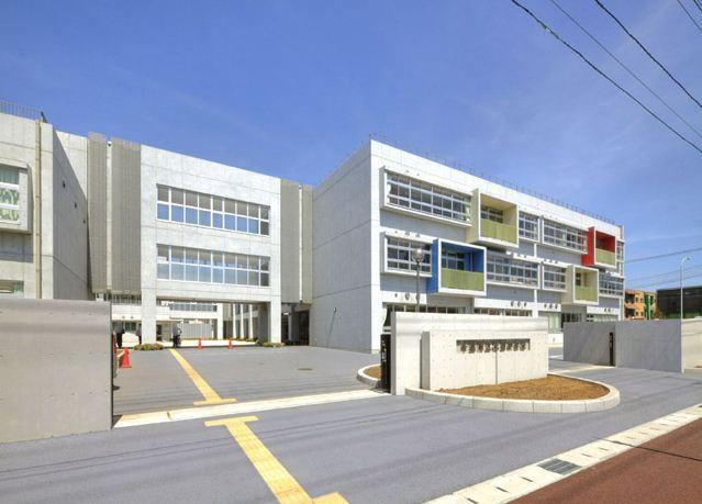 Junior high school. 1292m to the Chiba Municipal Garden Junior High School