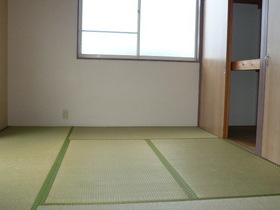 Living and room. I think you calm the Japanese-style room