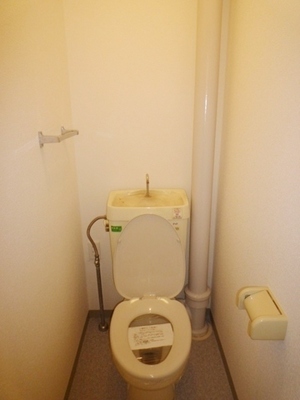Toilet. Typical indoor photo. Of course toilet ・ Ease of use is good by bus by