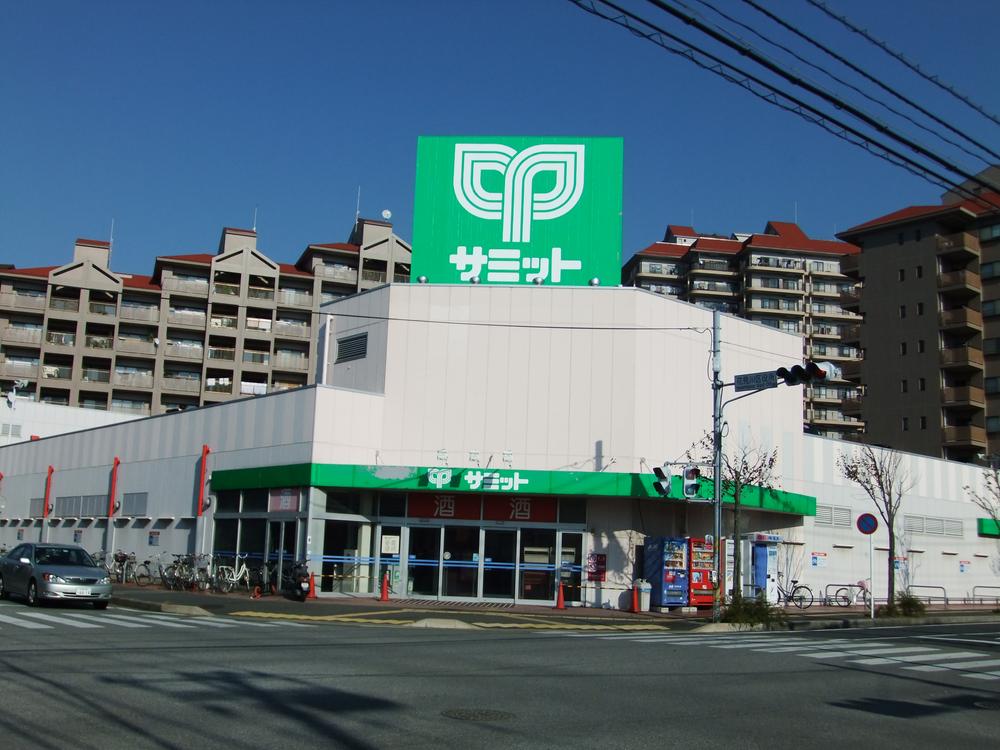 Supermarket. Summit store Hanamigawa ward office 153m before shop