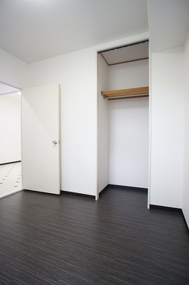 Other room space. There are also closet to 3.7 Pledge of Western-style.