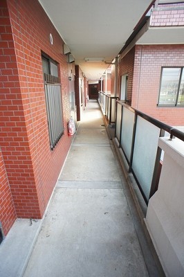 Other common areas. Wide corridor that can passing. There is also a lift.