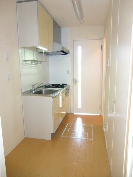 Kitchen. With under-floor storage