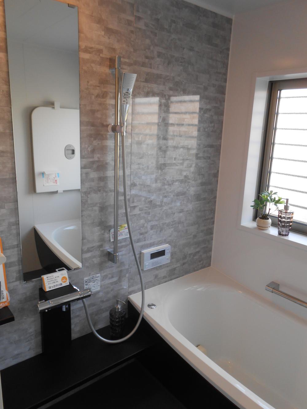 Bathroom.  [TOTO] Hot KARARI with floor