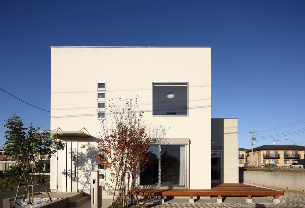 Local appearance photo. Simple modern style