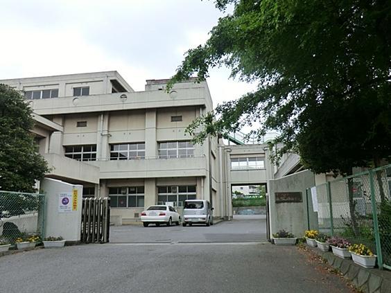 Primary school. 720m until Asahigaoka elementary school