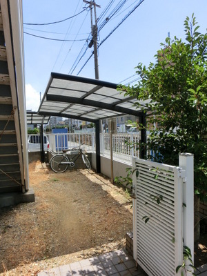 Other common areas. On-site bicycle parking lot Yes