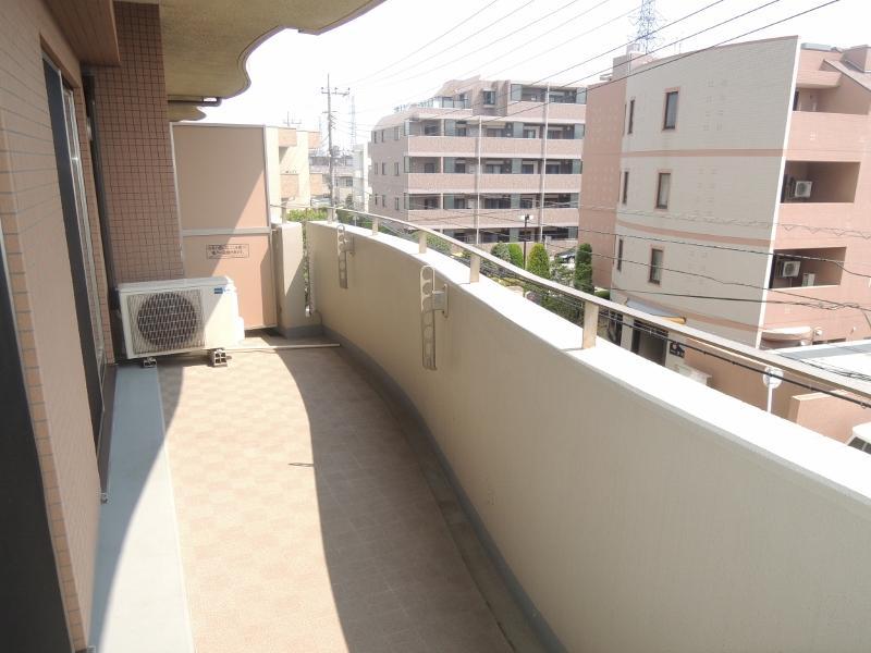 Balcony. Spacious and excellent balcony per yang was