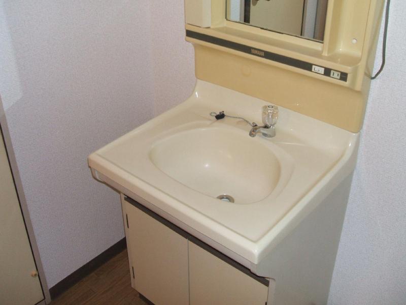 Washroom. It looks very convenient independent wash basin there!