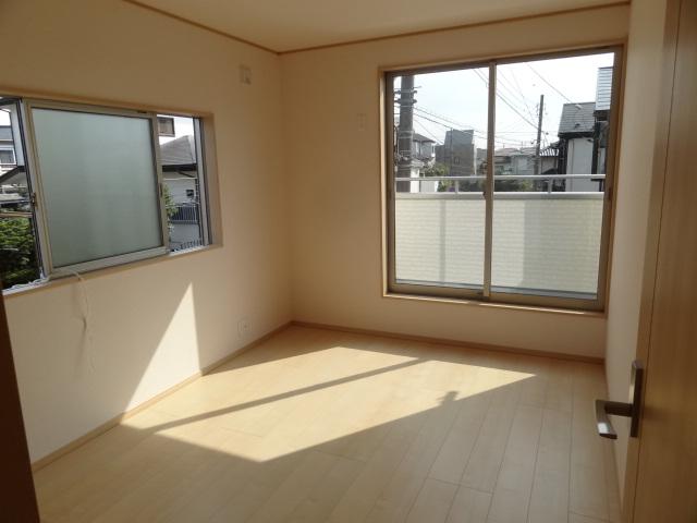 Non-living room. 2 Kaiyoshitsu 6 Pledge day ・ Ventilation good. Lighting be enough! Indoor (September 2013) Shooting