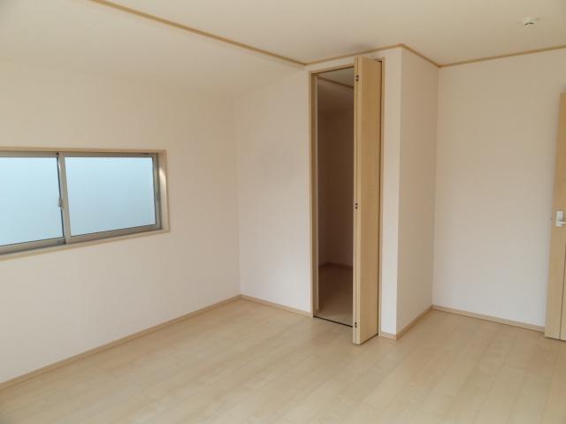 Receipt. Walk-in closet with plenty of storage capacity. Breadth of the main bedroom 9 Pledge! (September 2013) Shooting