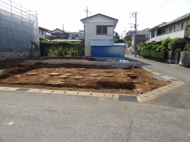 Local photos, including front road. Local (July 2013) Shooting