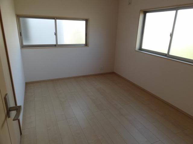 Non-living room. The north side of the Western-style 6 quires. It is bright because there is a window. Indoor (September 27, 2013) Shooting