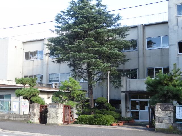 Primary school. Chiba Municipal Hanamigawa 433m until the first elementary school