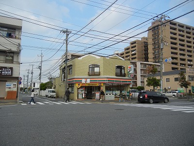 Convenience store. Seven-Eleven Makuhari Chome store up (convenience store) 140m