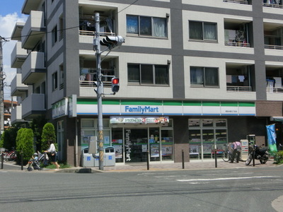 Convenience store. 175m to Family Mart (convenience store)