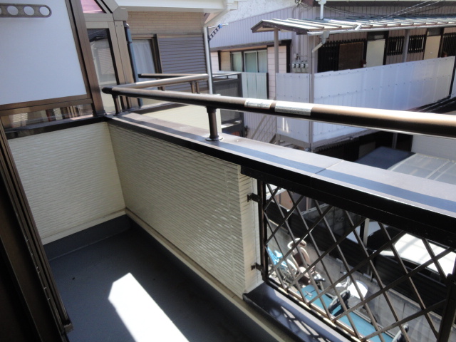 Balcony. Your laundry will dry well