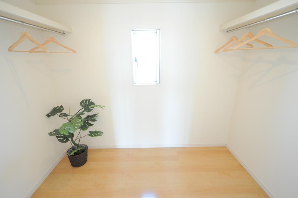 Other introspection. Walk-in closet construction cases